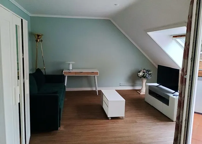 Dein Balkon Ins Gruene Absolute Ruhe Gute Anbindung * Hamburg