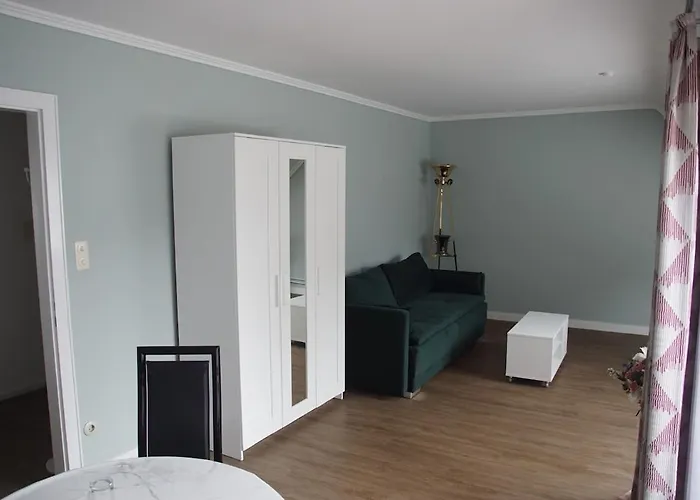 Dein Balkon Ins Gruene Absolute Ruhe Gute Anbindung