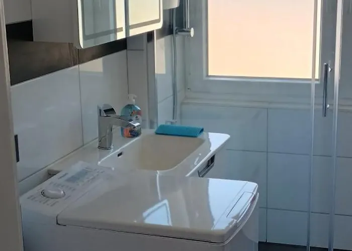 Dein Balkon Ins Gruene Absolute Ruhe Gute Anbindung